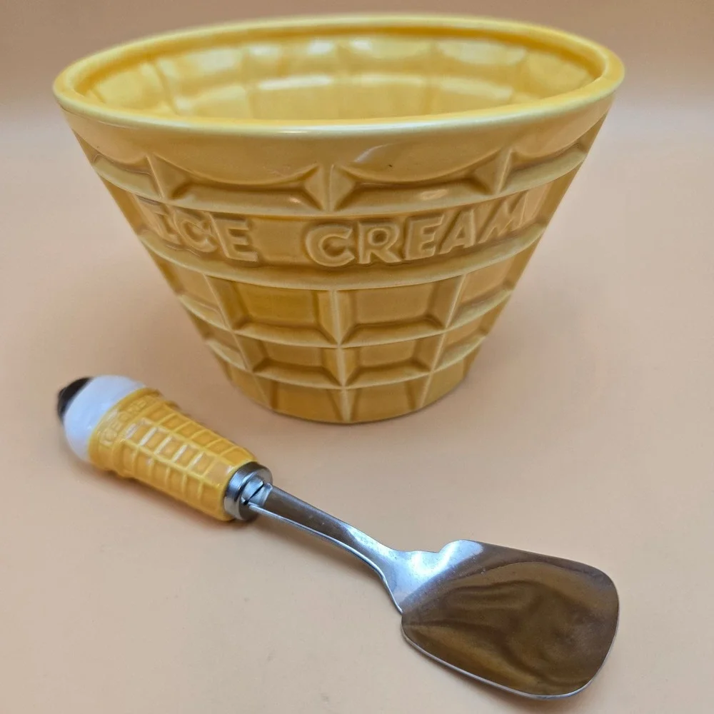 Vintage 1986 FTD Waffle Cone Ice Cream Bowl and Spoon Set Made in Japan Yellow